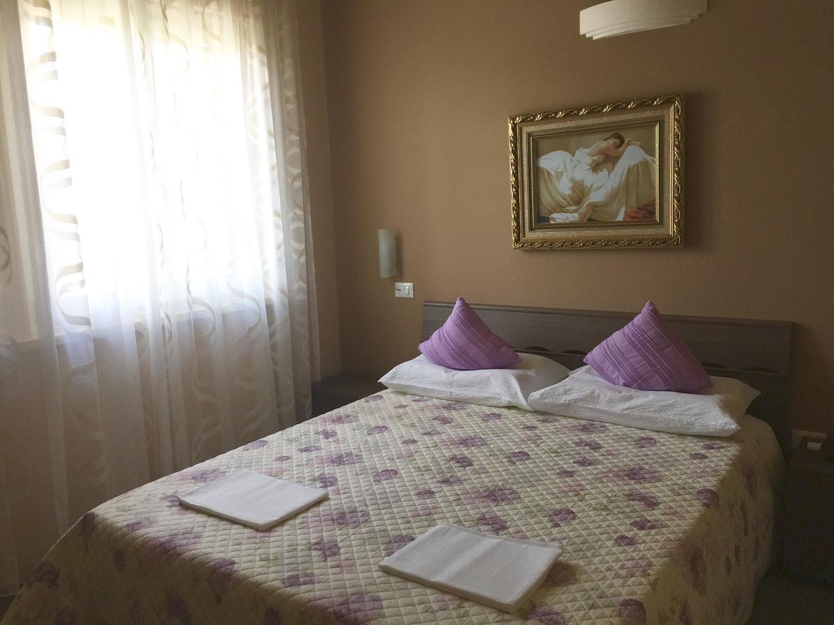 Bed and Breakfast Bba2Passi Марина-ді-Масса Екстер'єр фото